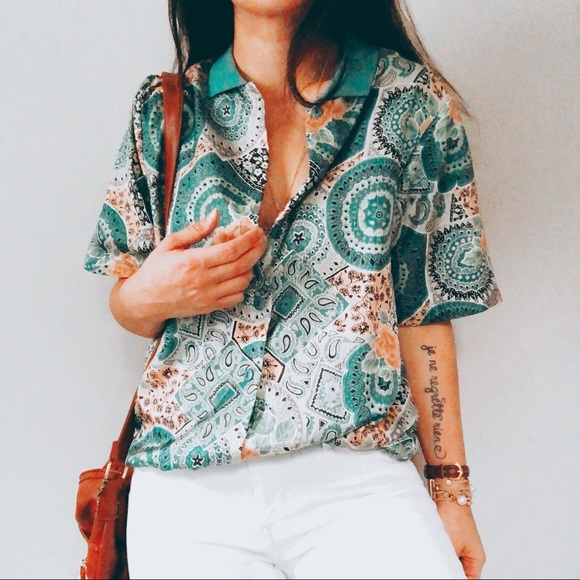 Vintage Tops - VINTAGE • colorful boho collared button blouse